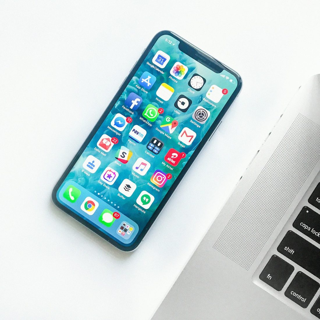 问鼎娱乐 APP 赛程与赛事列表界面示意